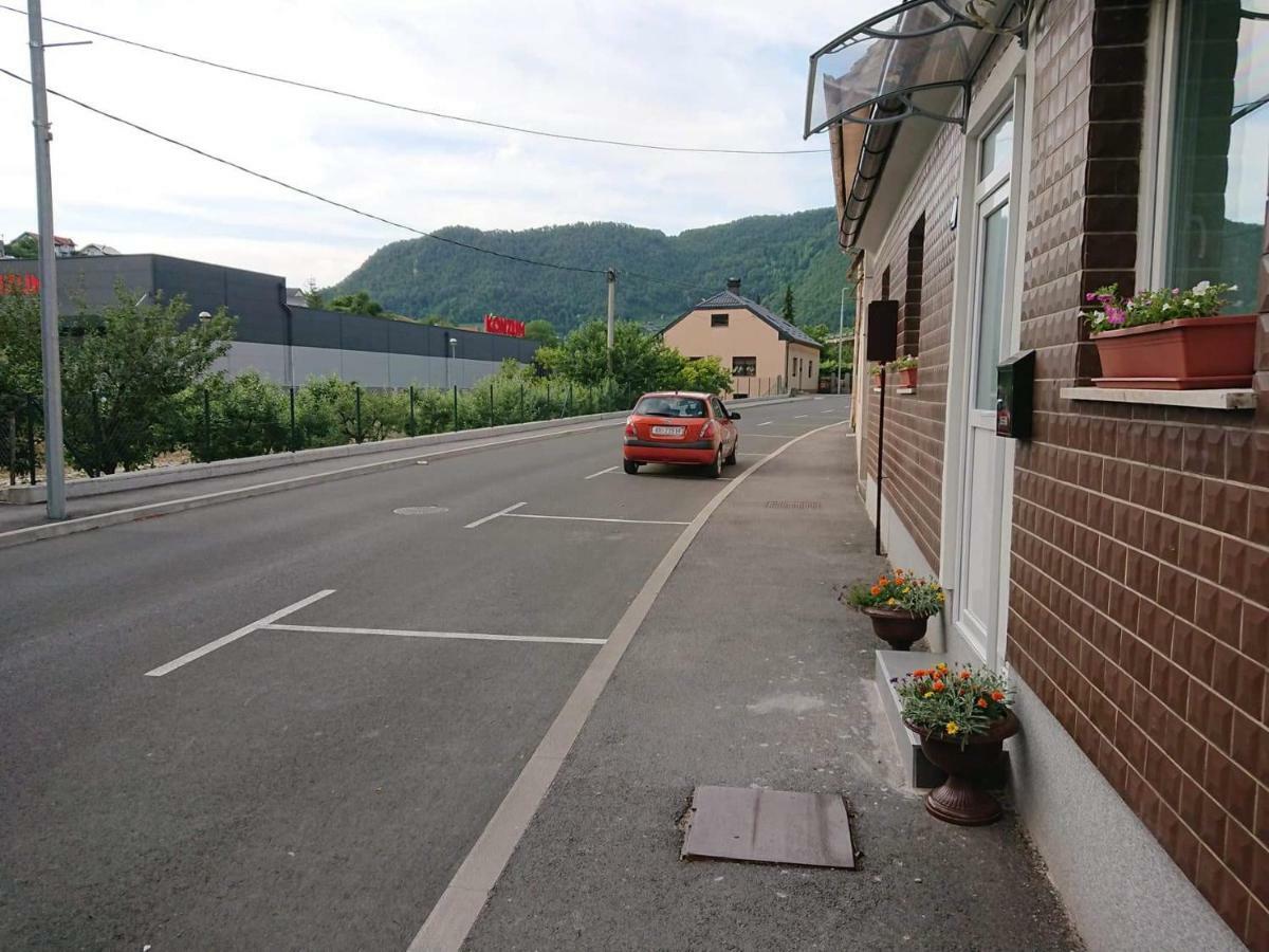 Apartman Sara Vl. Franjo Klasic Крапина Екстериор снимка