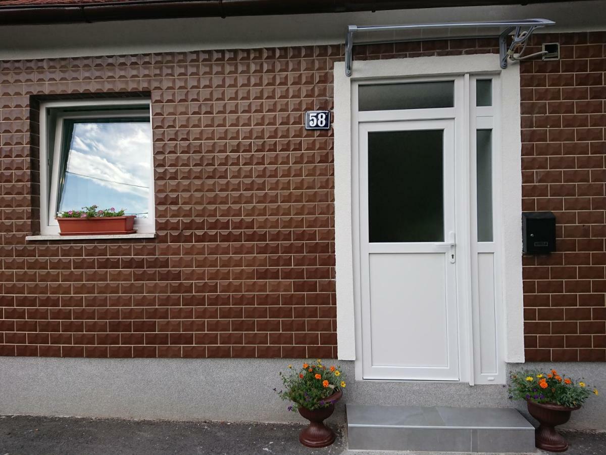 Apartman Sara Vl. Franjo Klasic Крапина Екстериор снимка
